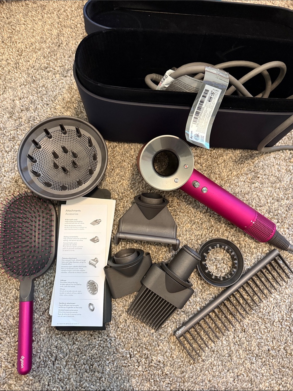 ✨GENUINE✨Dyson Supersonic Hair Dryer in Hot Pink with Navy Case and Accessories - Picture 3 of 5